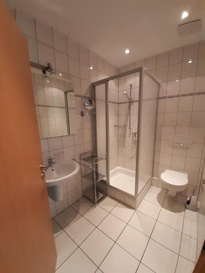 Haus Moselliebe B&B เอดิเกอร์-เอลเลอร์ ภายนอก รูปภาพ