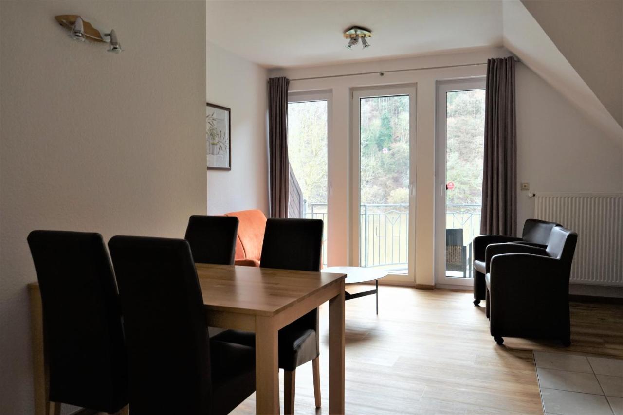 Haus Moselliebe B&B เอดิเกอร์-เอลเลอร์ ภายนอก รูปภาพ