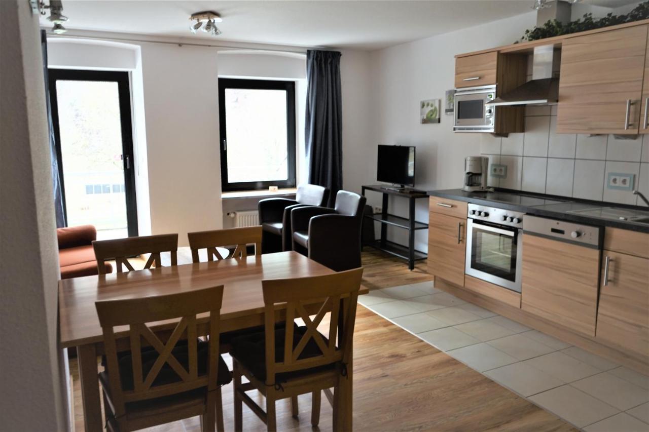 Haus Moselliebe B&B เอดิเกอร์-เอลเลอร์ ภายนอก รูปภาพ
