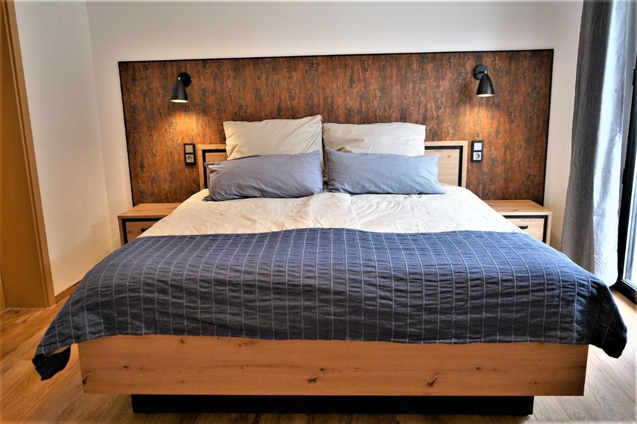 Haus Moselliebe B&B เอดิเกอร์-เอลเลอร์ ภายนอก รูปภาพ