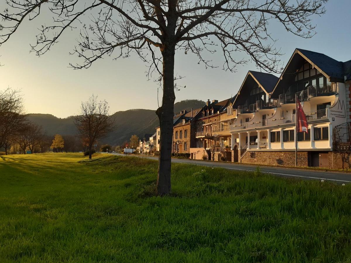 Haus Moselliebe B&B เอดิเกอร์-เอลเลอร์ ภายนอก รูปภาพ